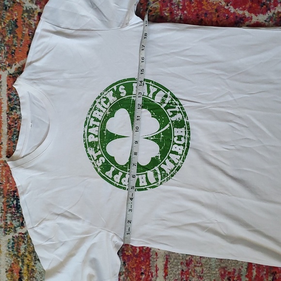 St. Patrick's Day logo graphic tshirt - Picture 4 of 6